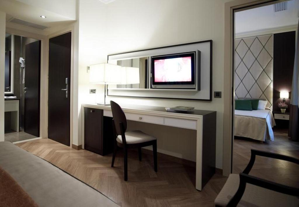 Family Room Interconnecting