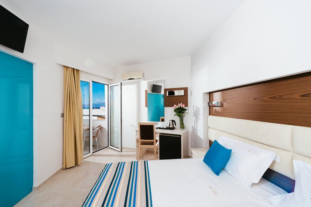Double or Twin Room Garden View or Mountain View