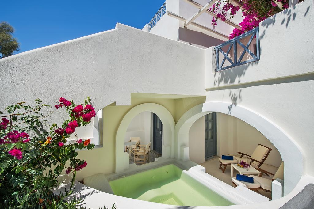 Studio Outdoor Spa Bath