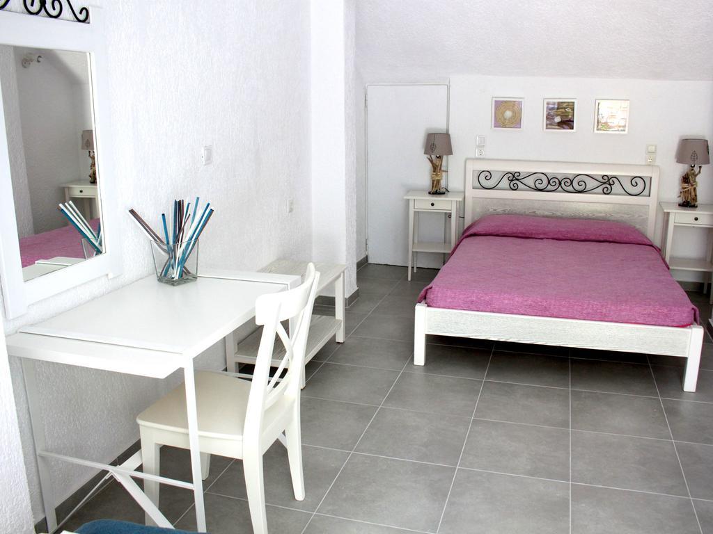 Studio (2 Adults)