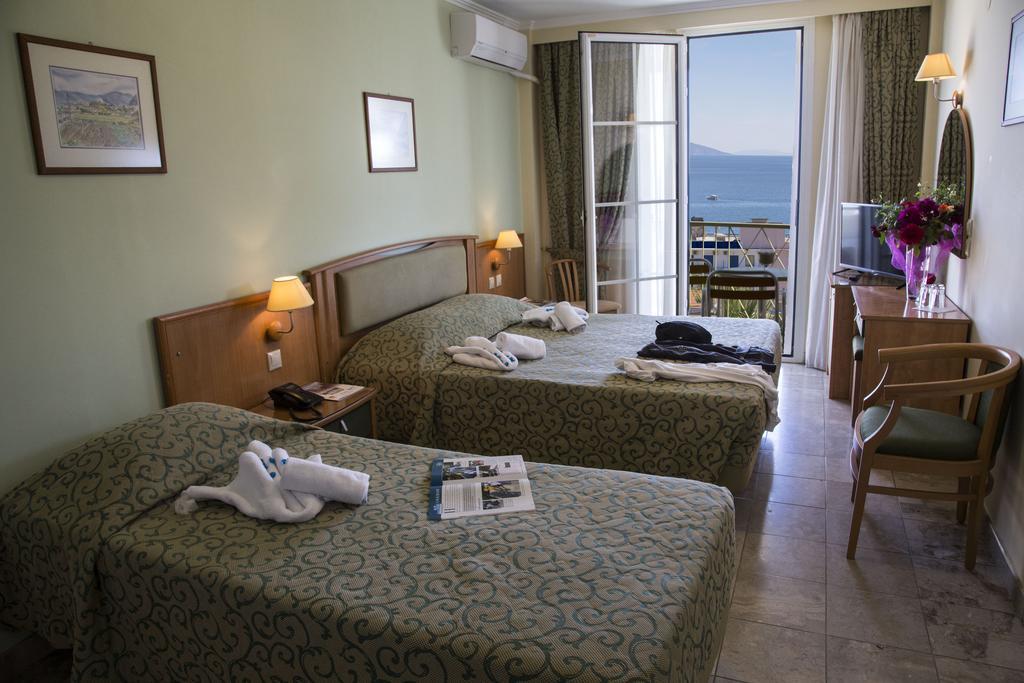 Triple Room with Sea View