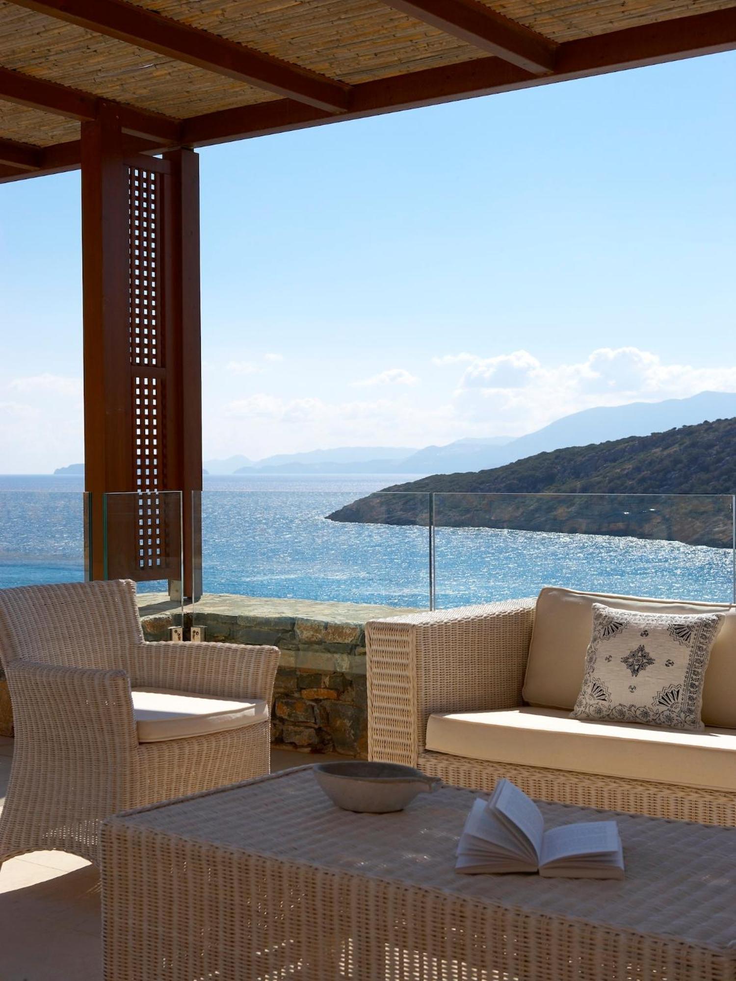 One-Bedroom Suite Sea View