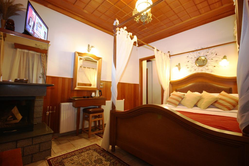 Deluxe Double Room Fireplace Spa Bath