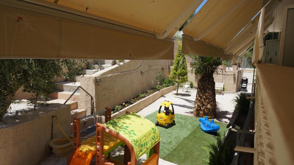 One-Bedroom Apartment Garden View