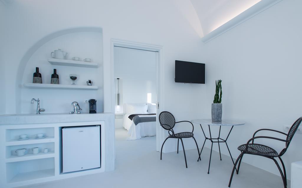 Deluxe Suite with Private Pool and Sea View