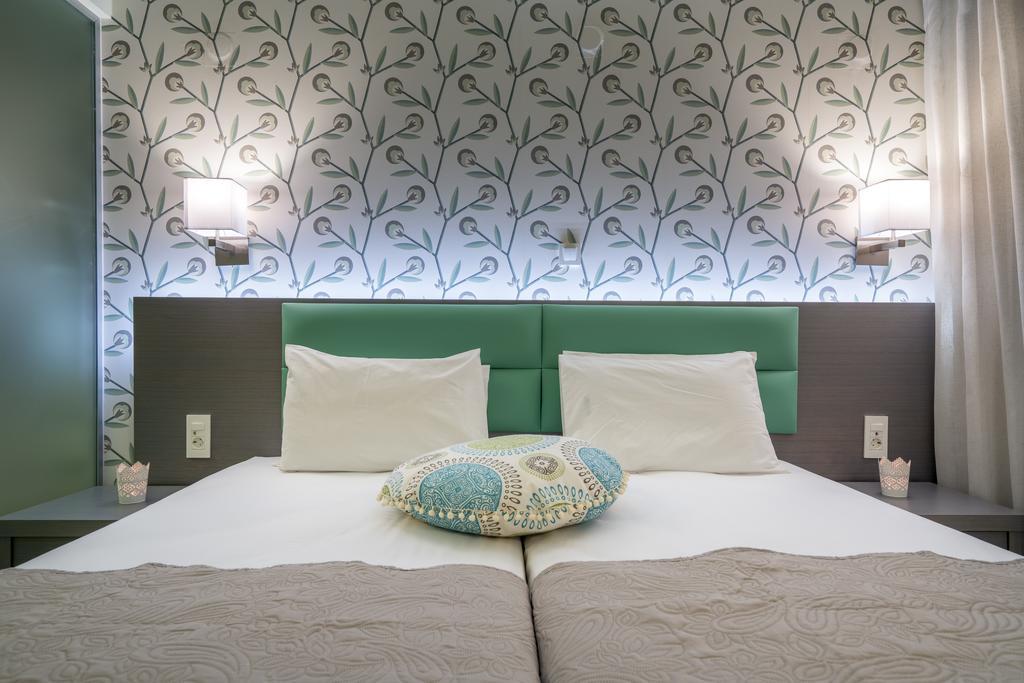 Queen Room Spa Bath