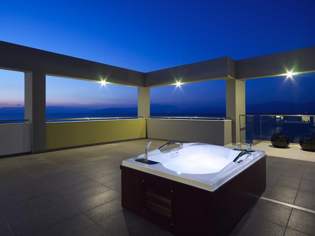 Deluxe King Suite