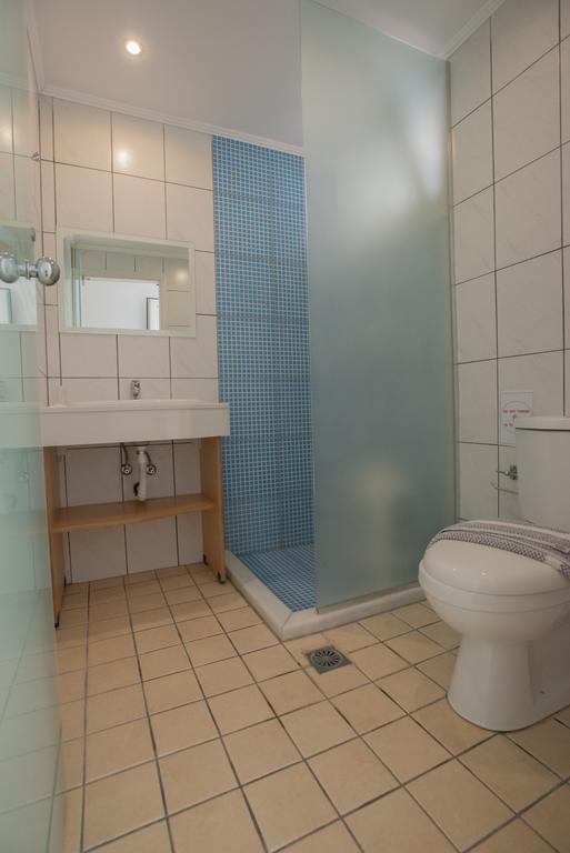 Family Room (2 Adults + 2 Children)
