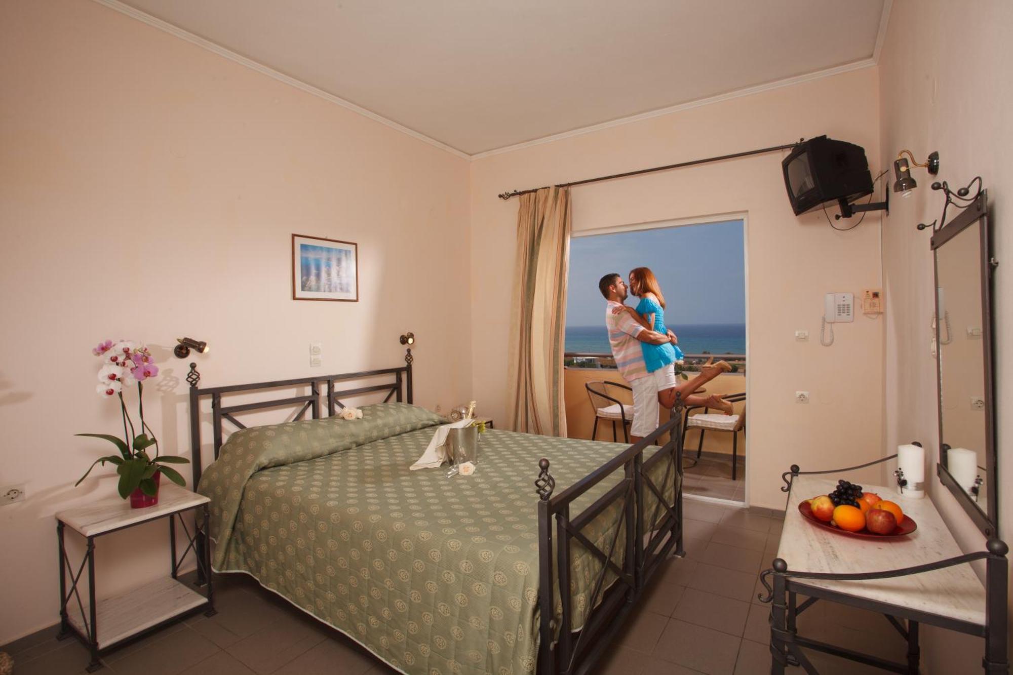 Double or Twin Room Sea View