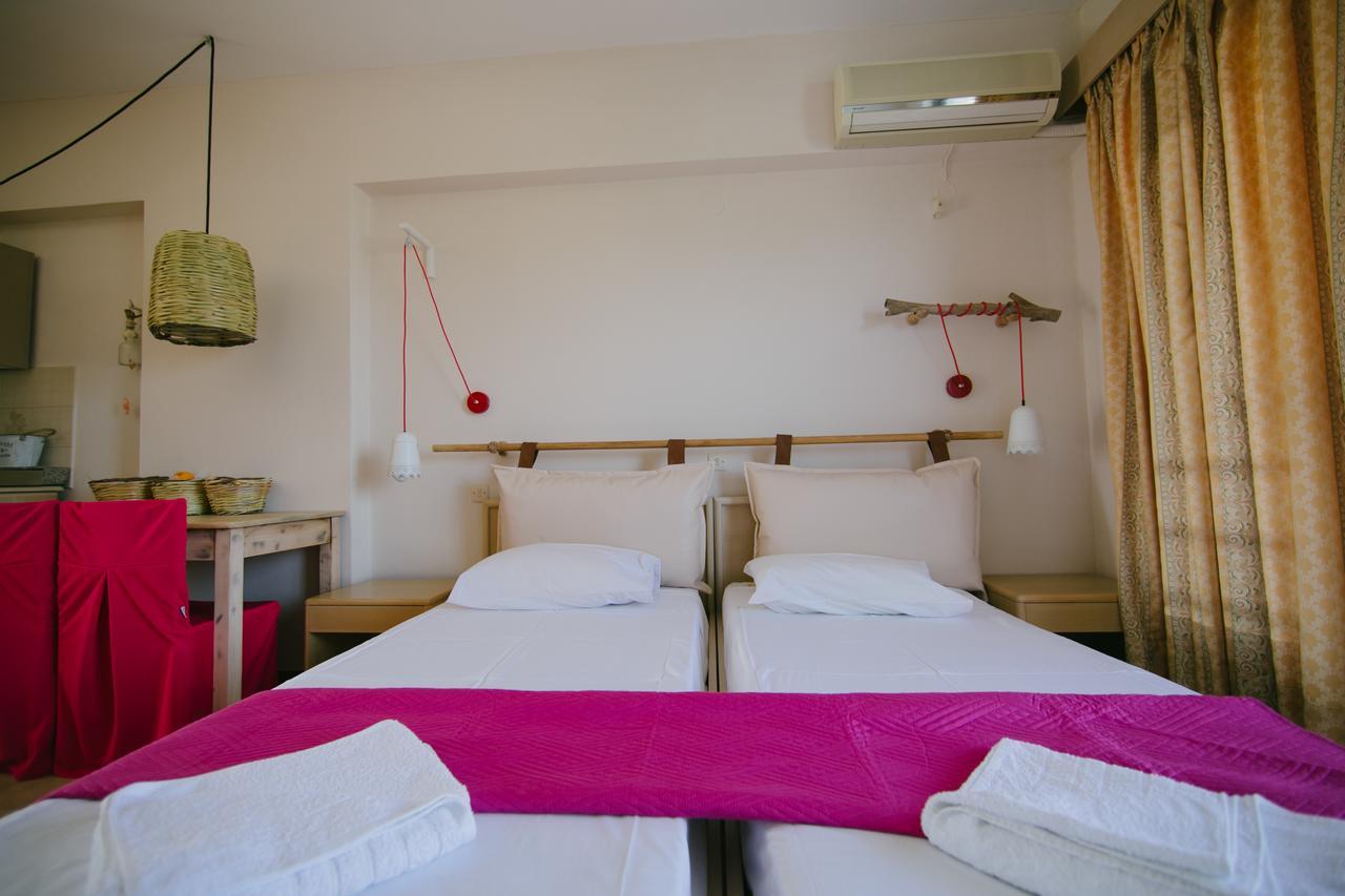 Studio (2 Adults)