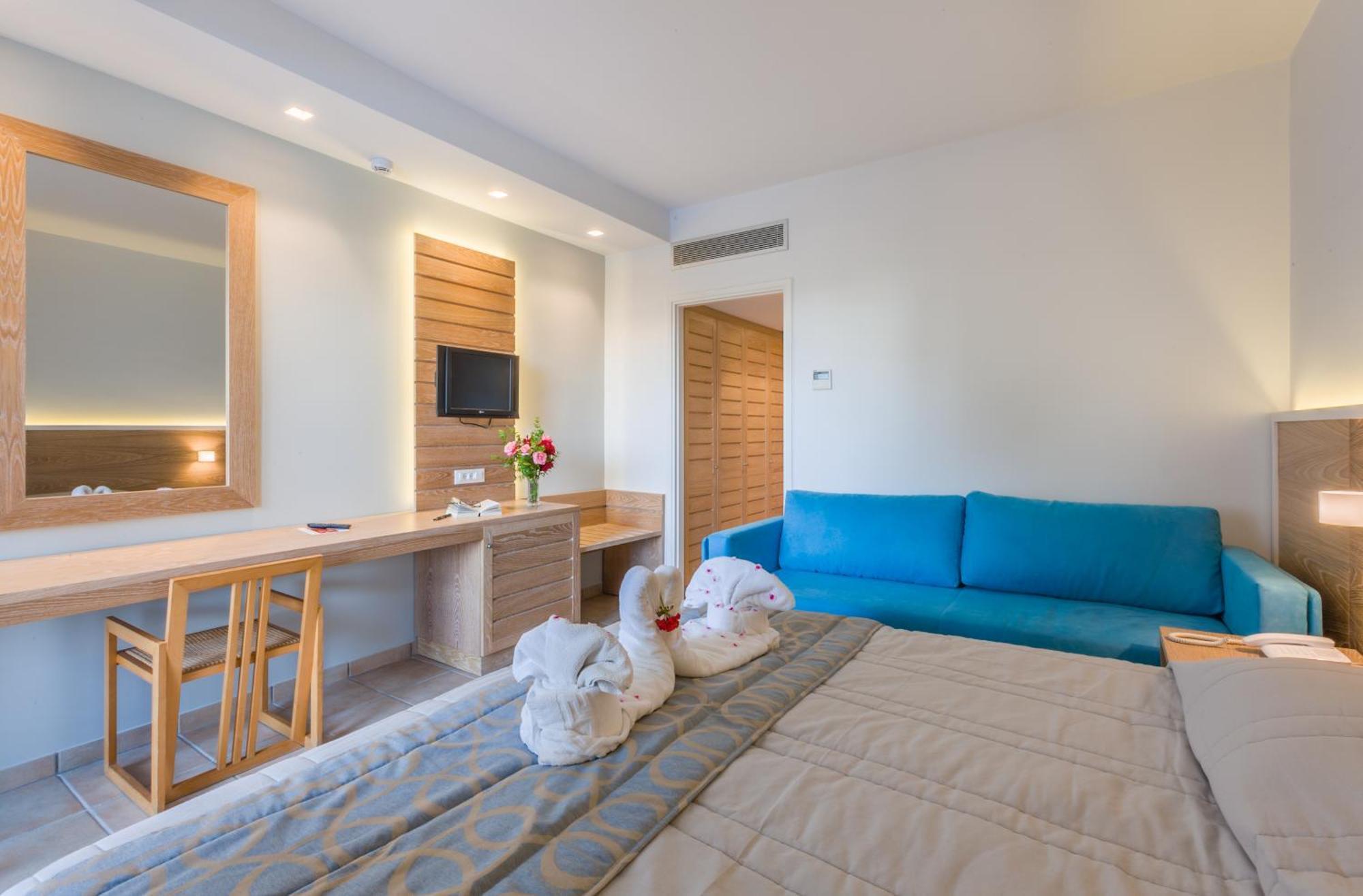 Standard Twin Room Main Building