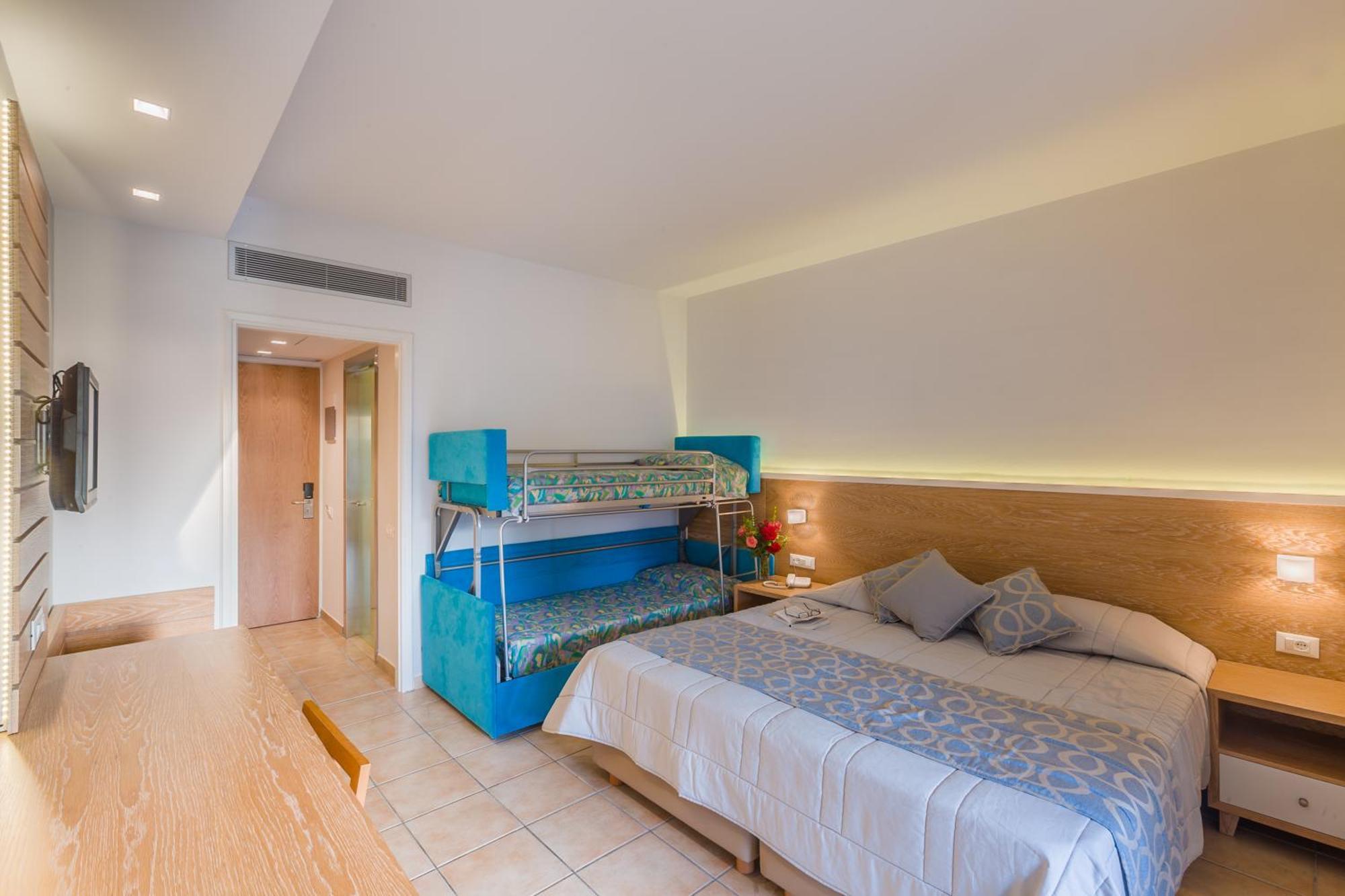 Standard Twin Room Main Building