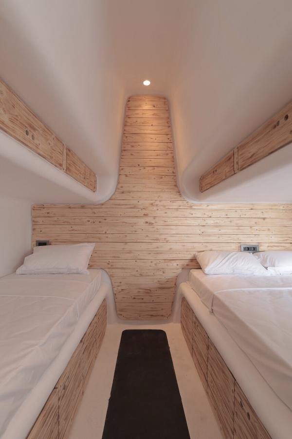 Private Dorm for 4 (4 single beds)