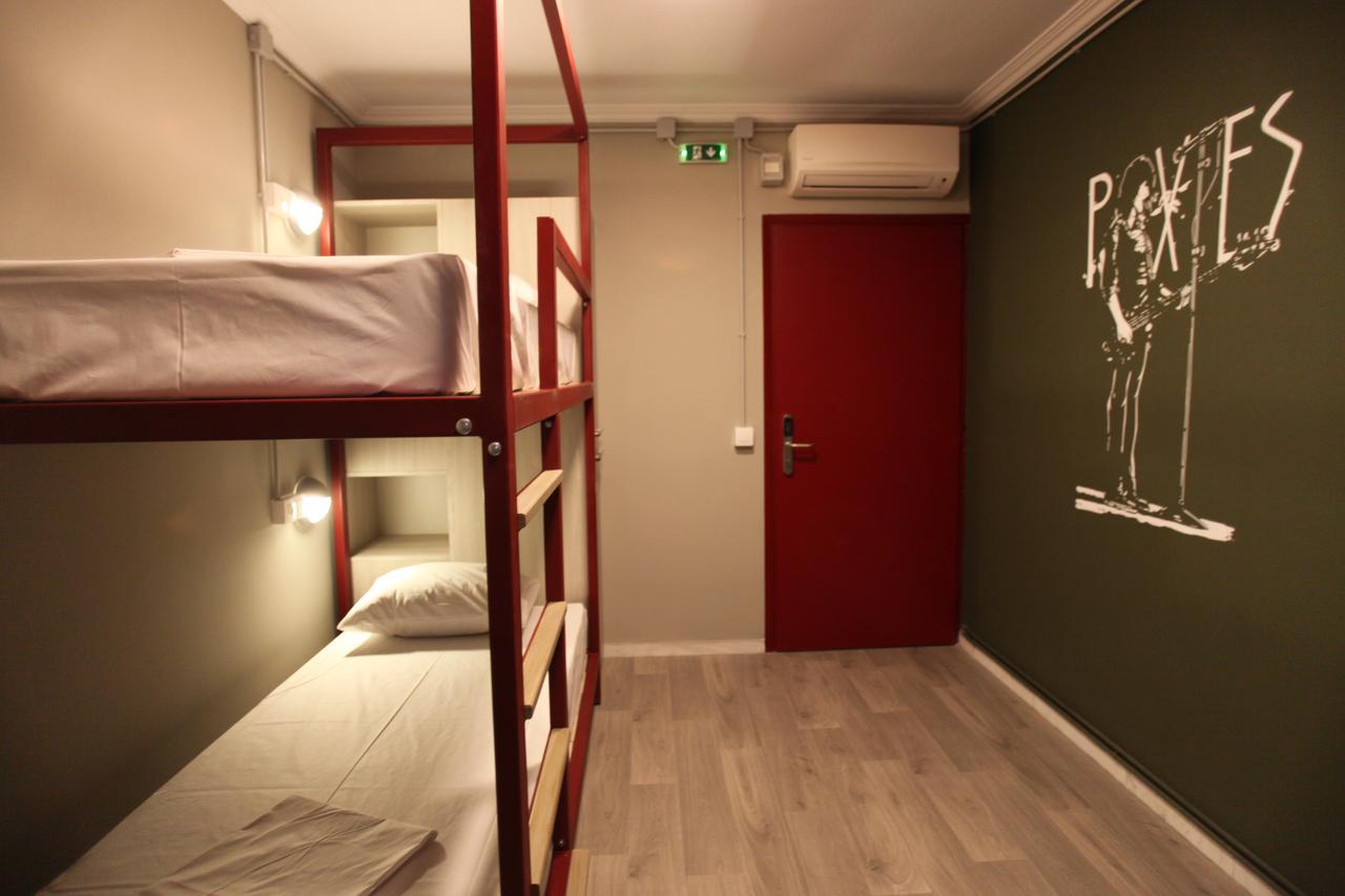 Single Bed Mixed Dormitory Room