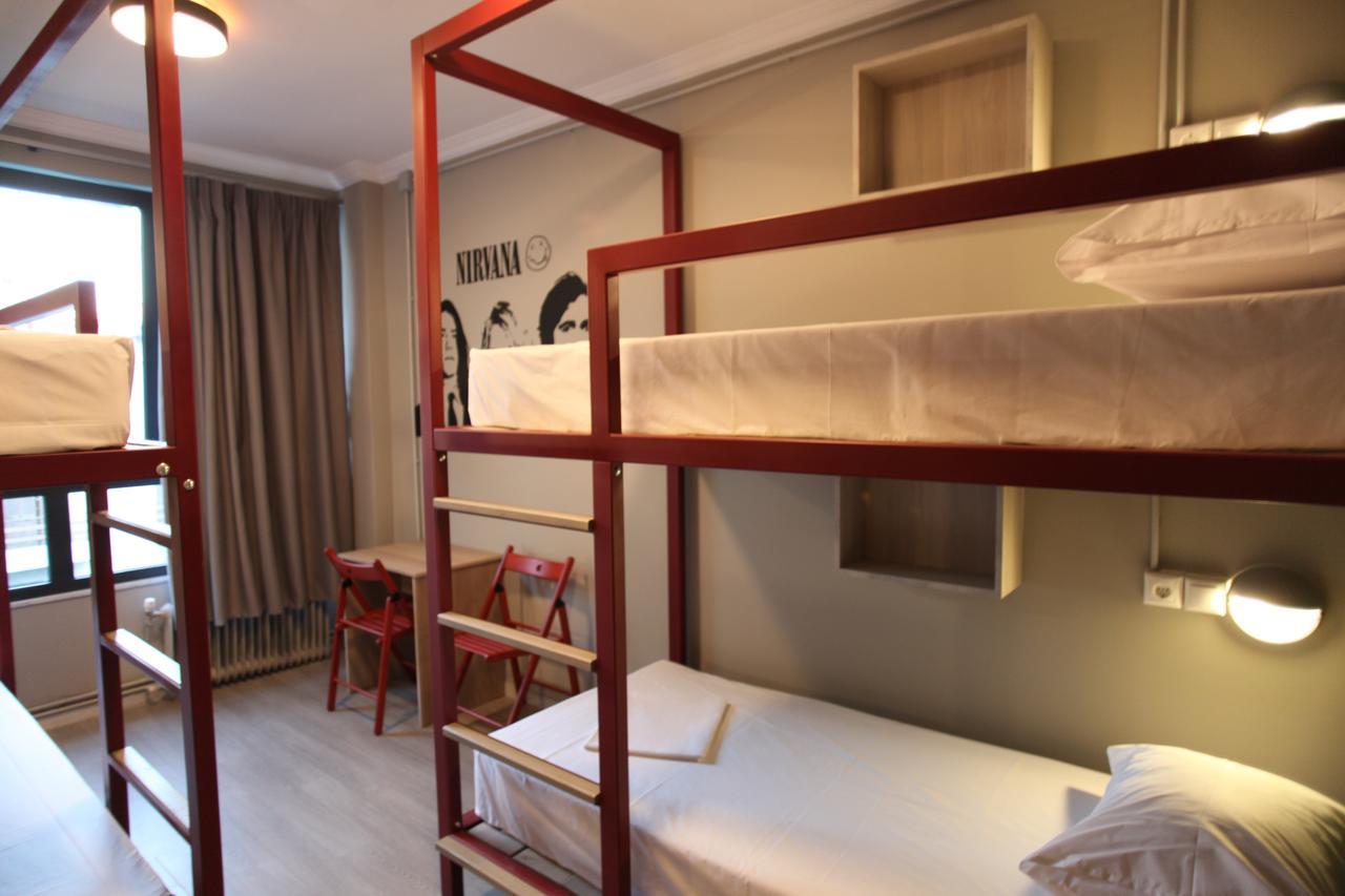 Bed 4-Bed Female Dormitory Room