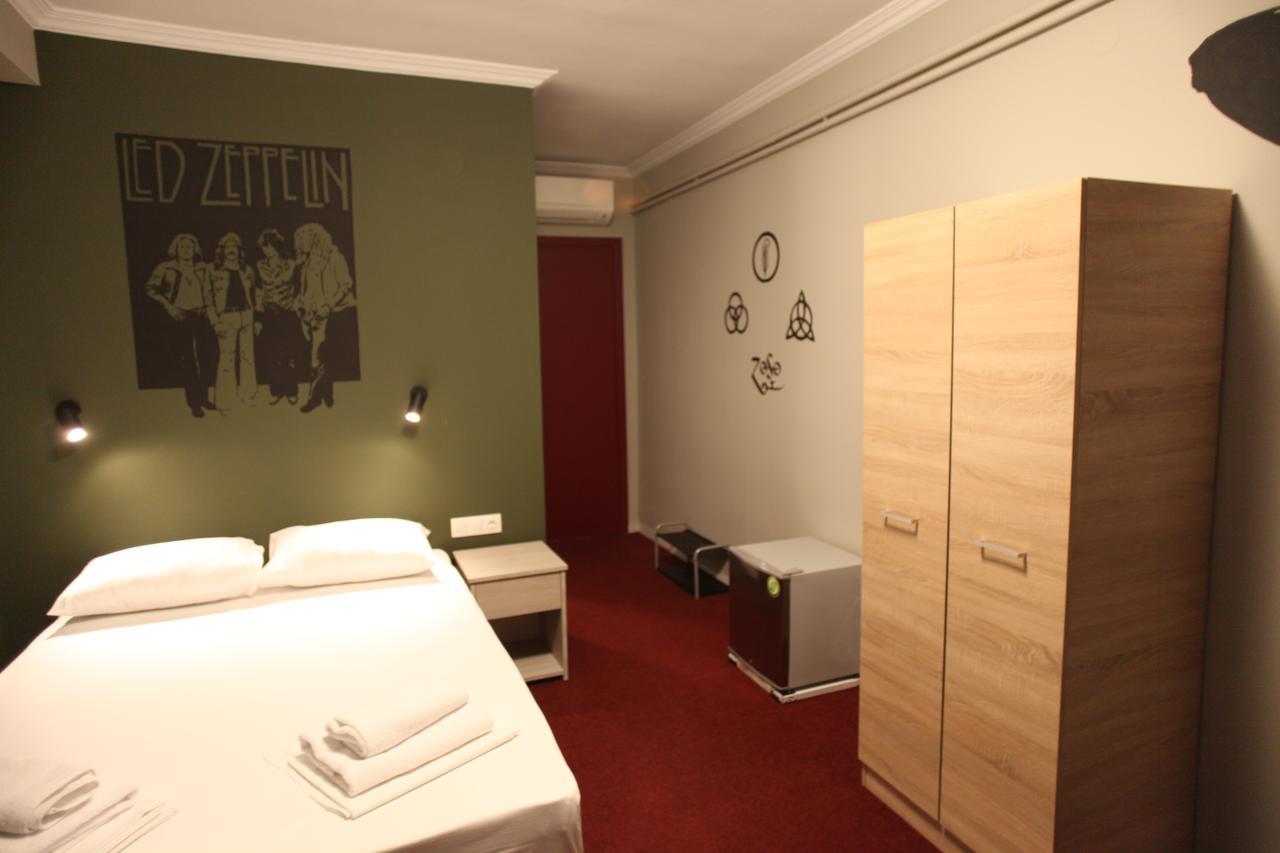 Double Room Private Bathroom