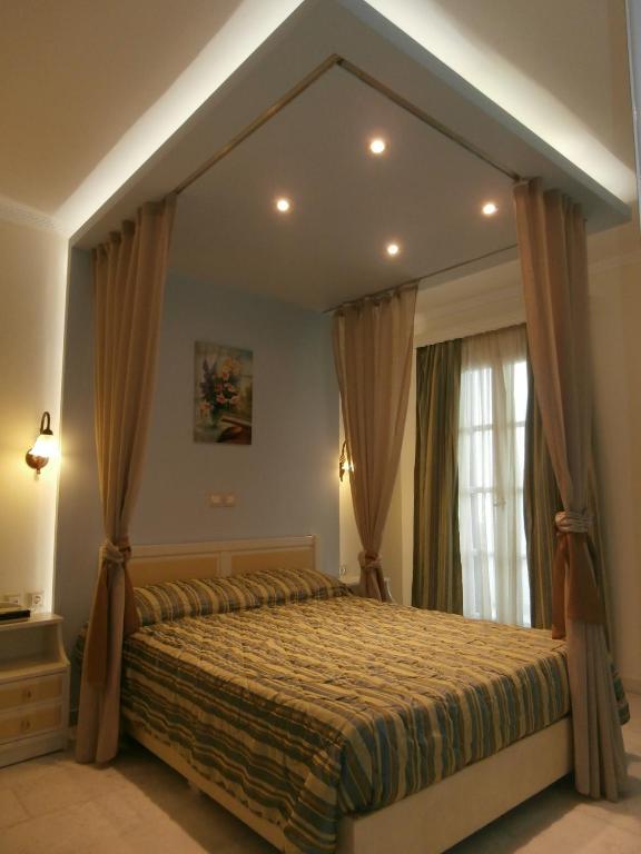 Studio (3 Adults)