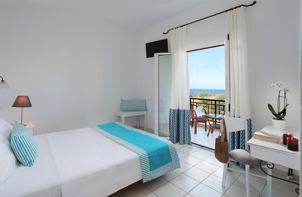 Double or Twin Room Sea View