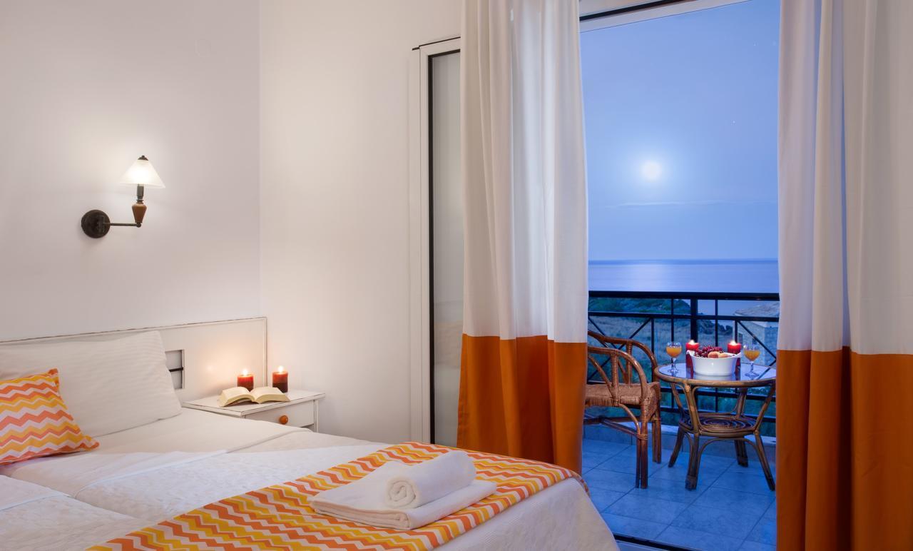 Double or Twin Room Sea View