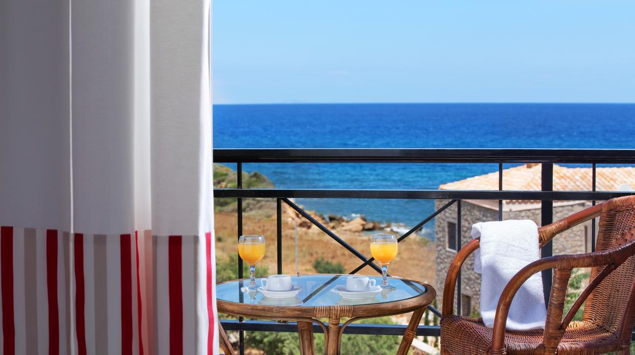 Double or Twin Room Sea View