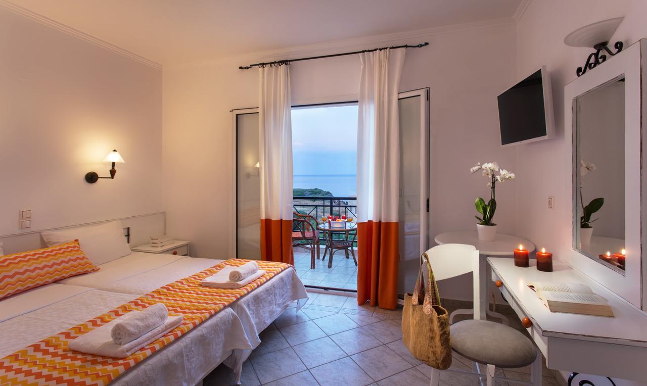 Double or Twin Room Sea View
