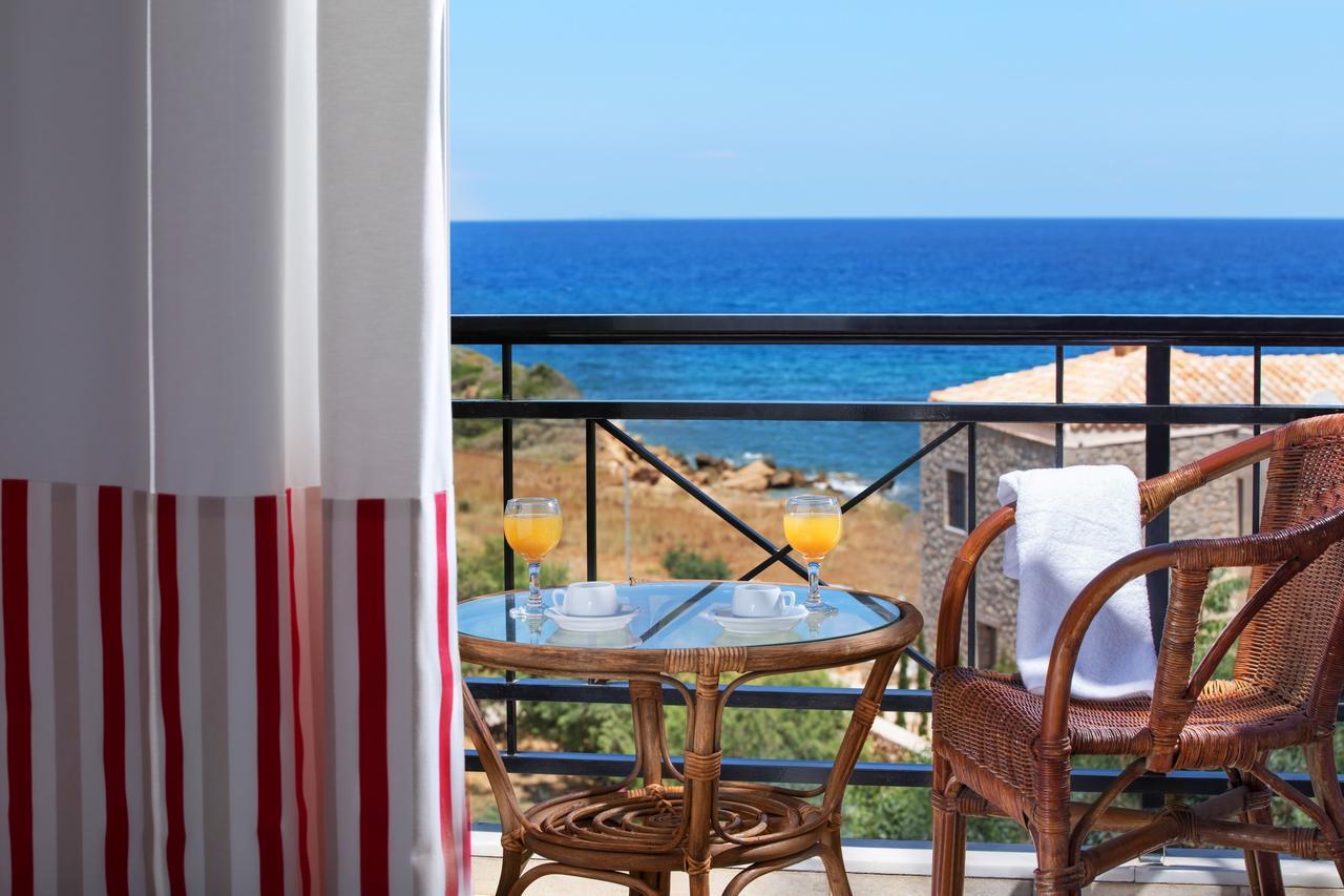 Double or Twin Room Sea View