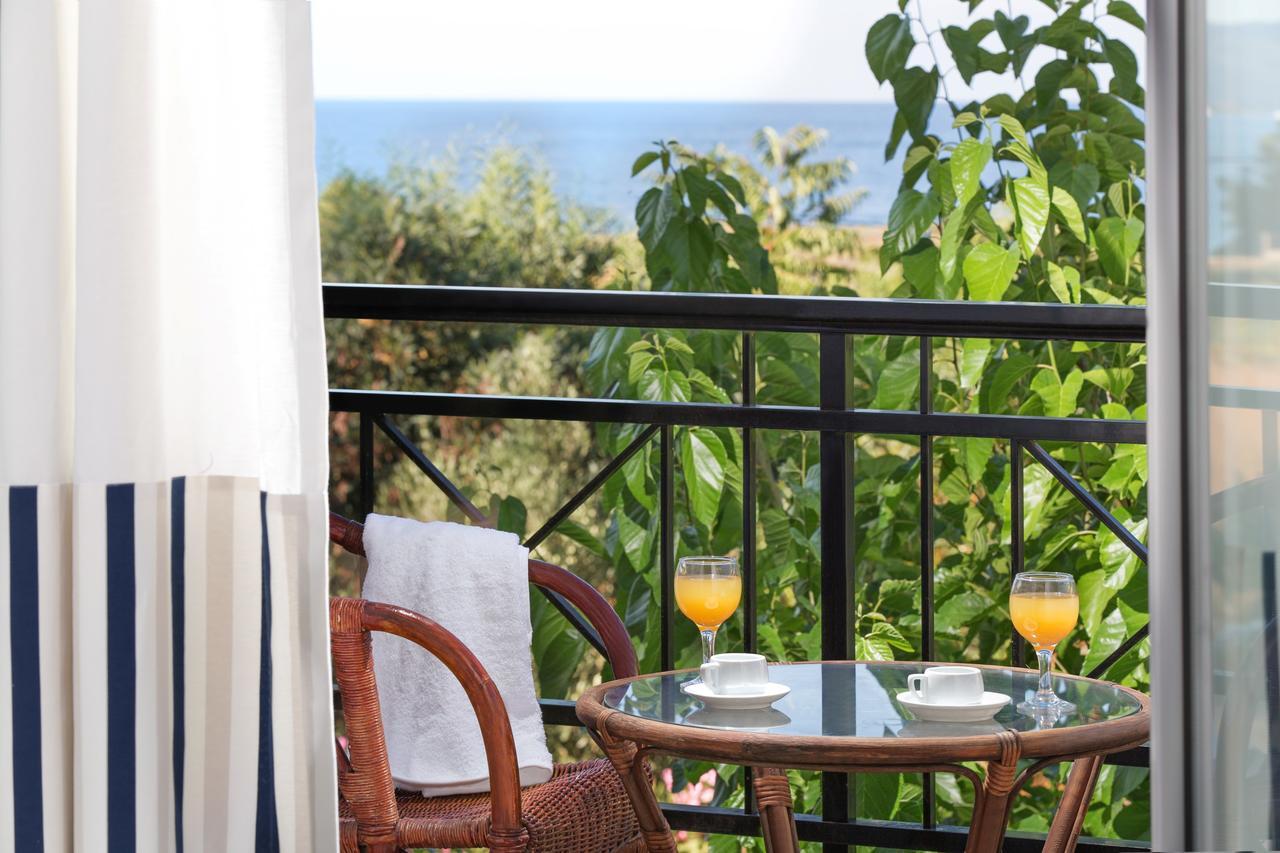 Double or Twin Room Sea View