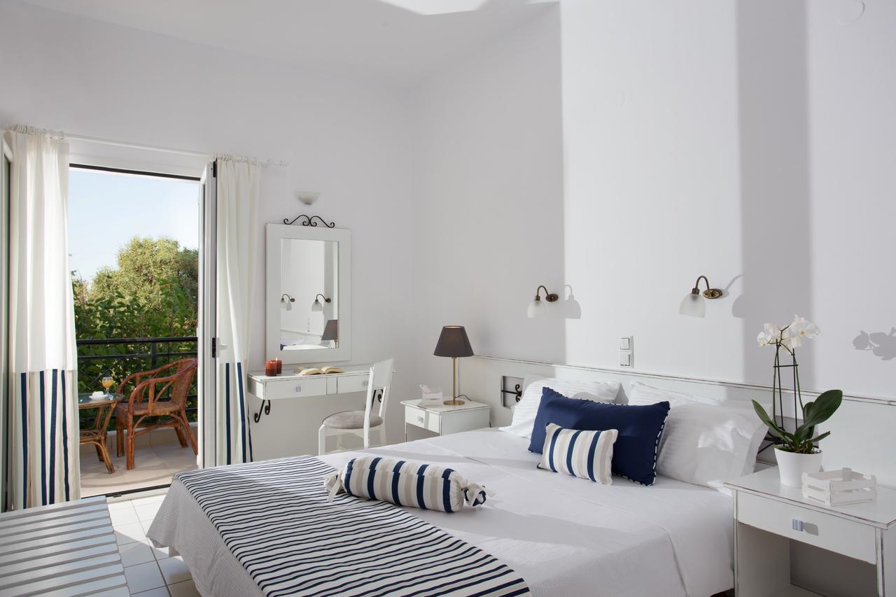 Double or Twin Room Sea View