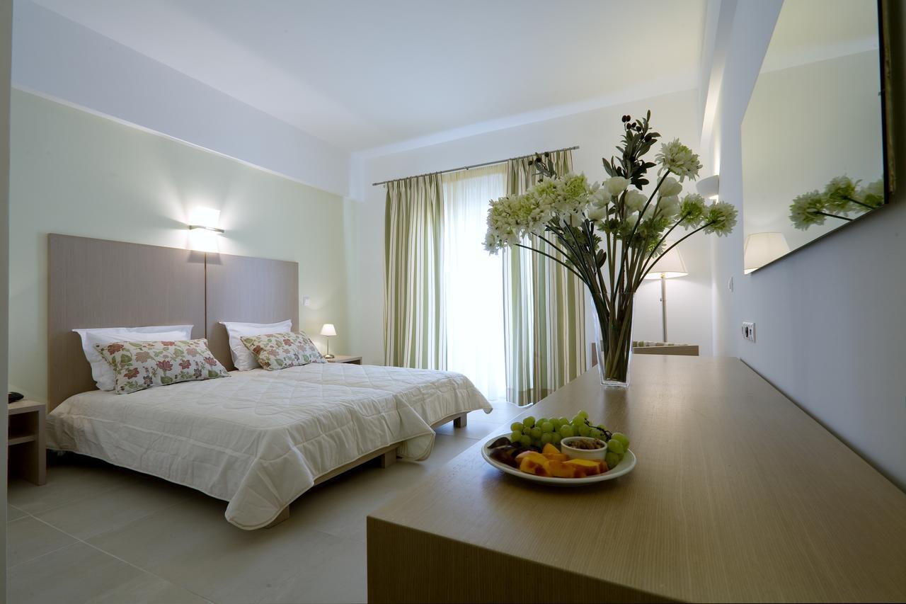 Double or Twin Room Sea View