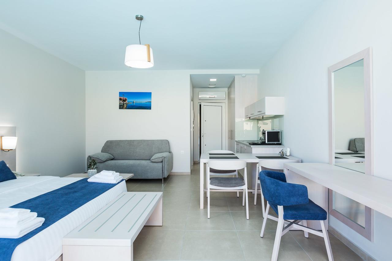 Standard Studio with Shared Pool