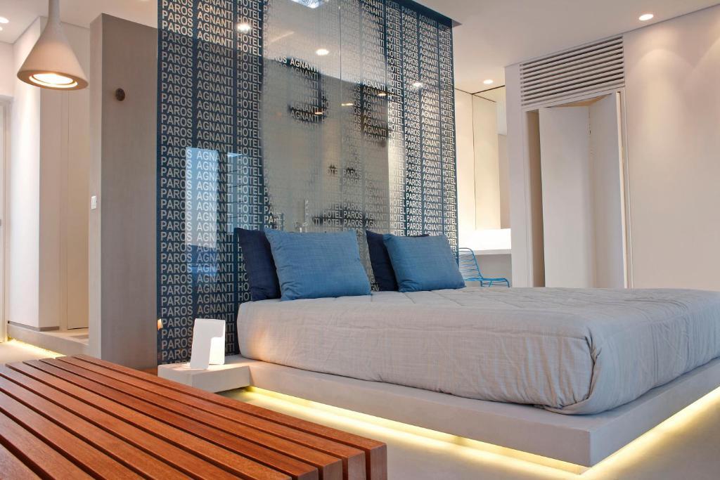 Art Suite Outdoor Jetted Tub