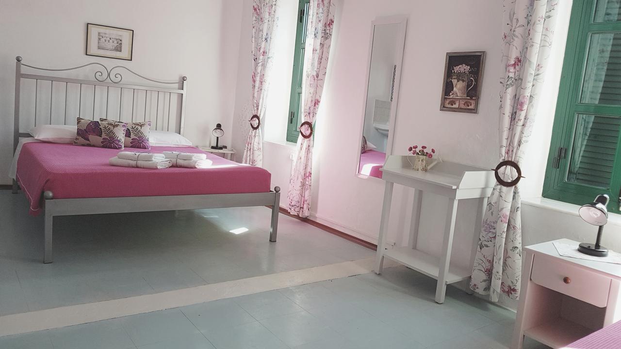 Triple Room Private External Bathroom