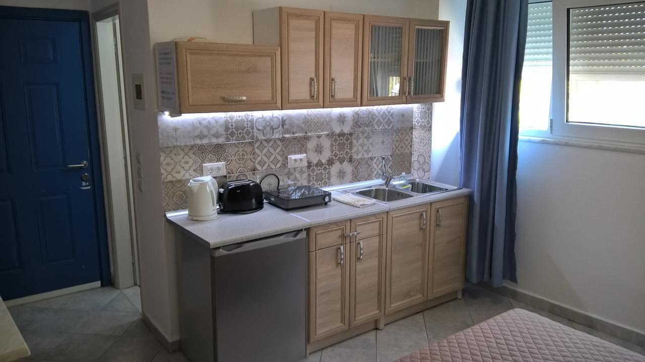 Studio Ground Floor (2 adults)