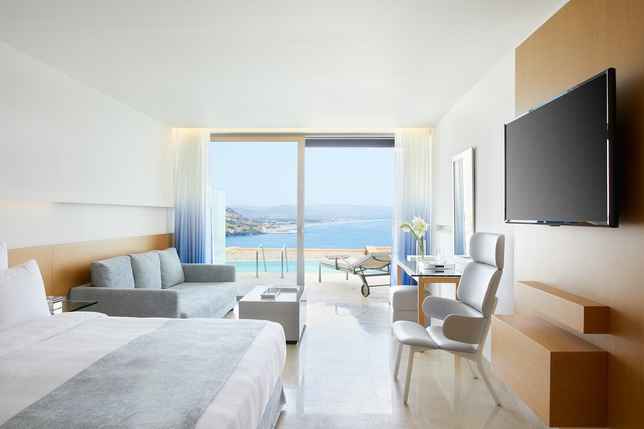 Junior Suite Sea View Shared Pool