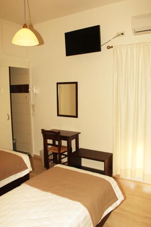 Economy Triple Room