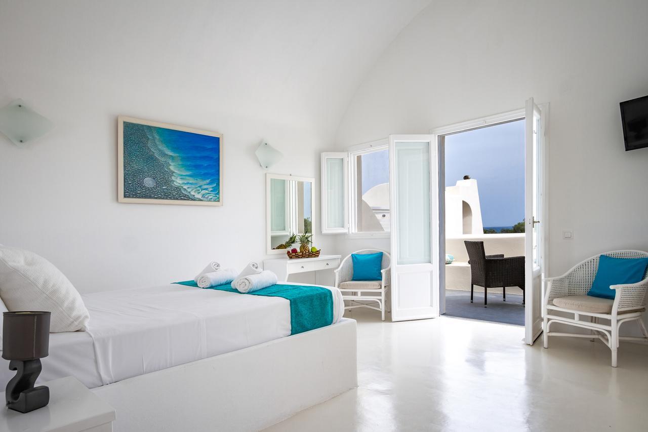 White Suite Panoramic View