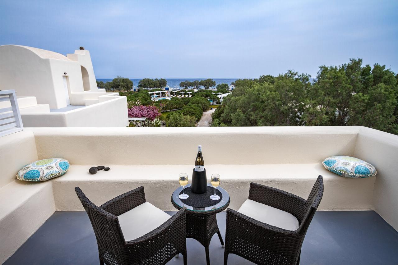 White Suite Panoramic View
