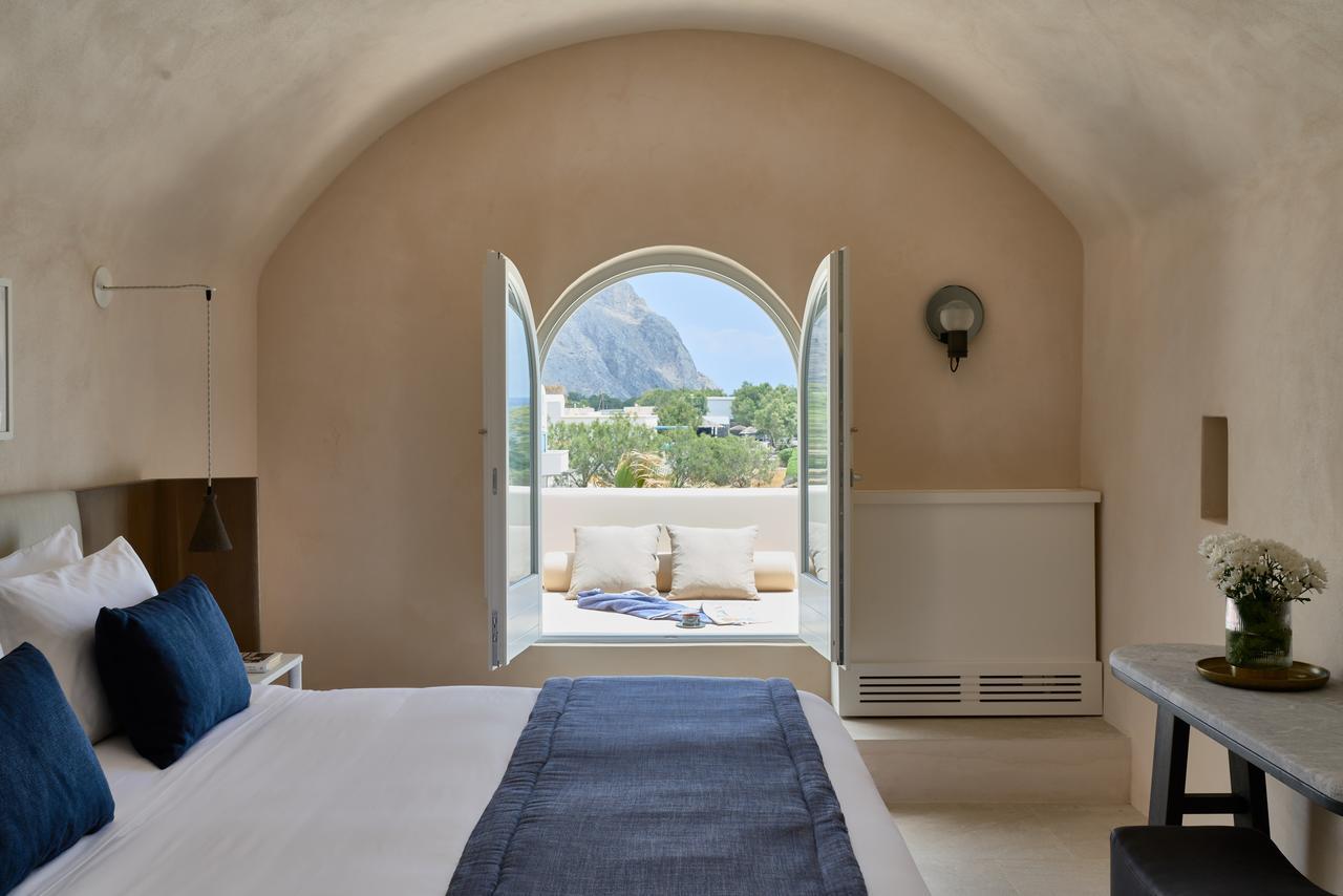 Rakonto Suite Separate Living Area Sea View