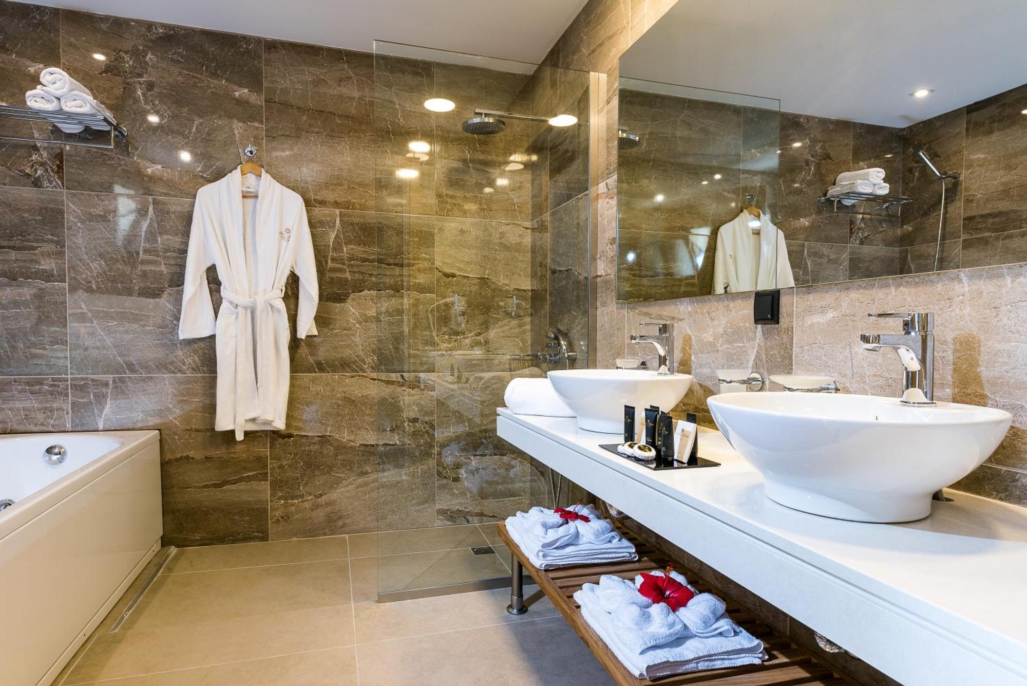 Family Two Bedroom Suite Interior Hot Tub