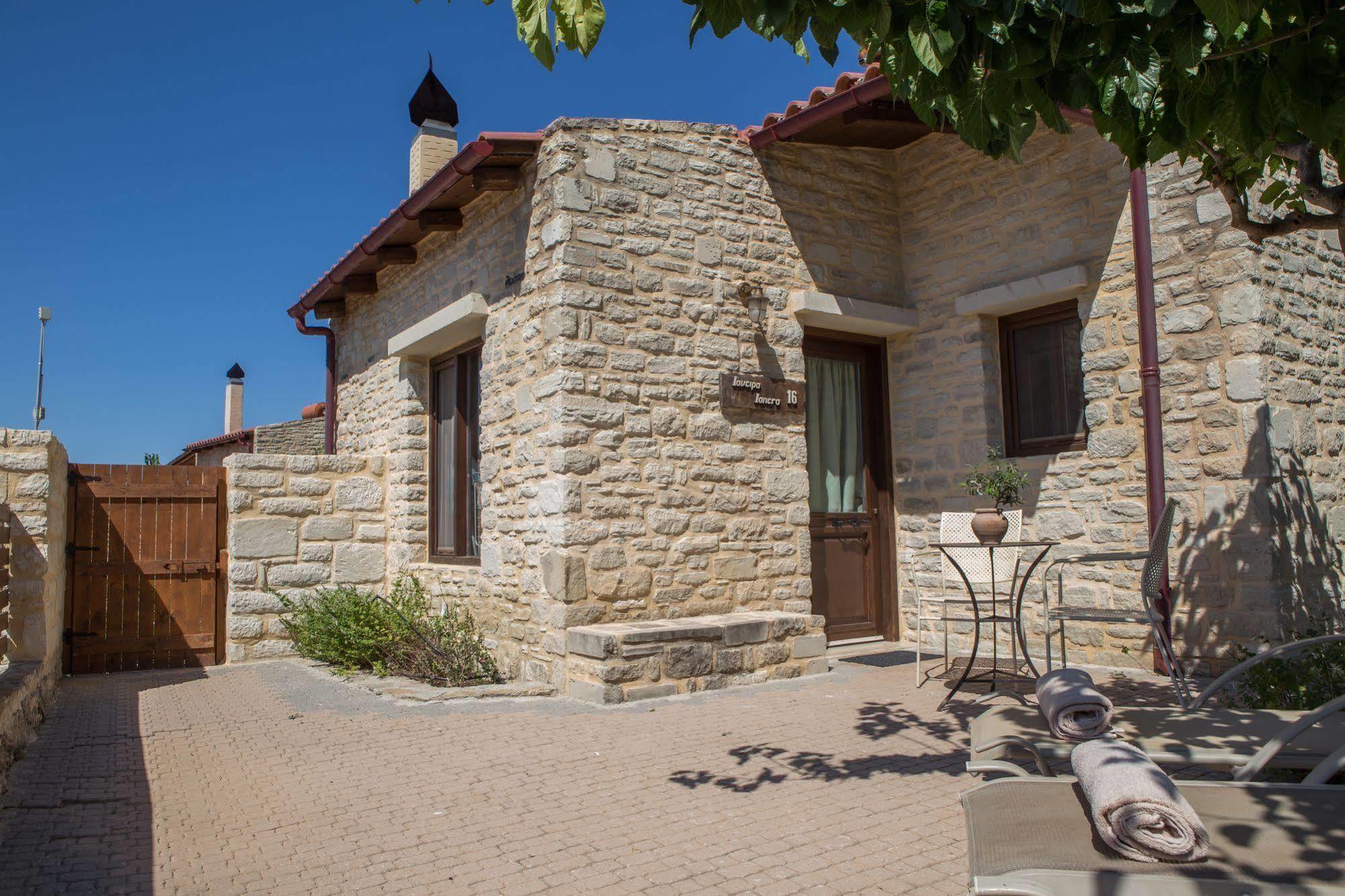 Stone Cottage Hydro Massage