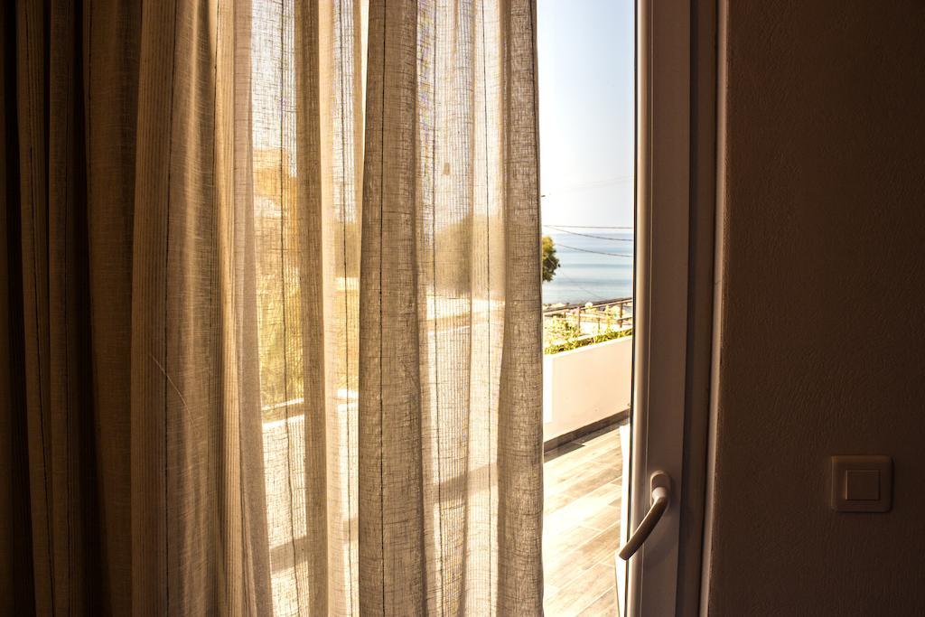 Suite with Side Sea View