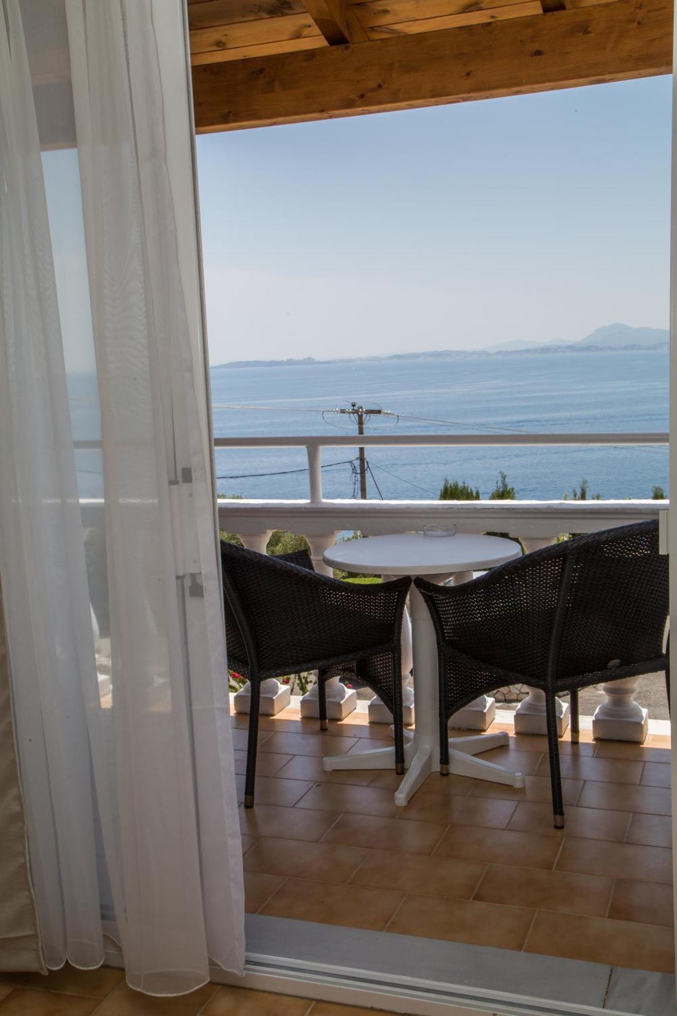 Double or Twin Room Sea View