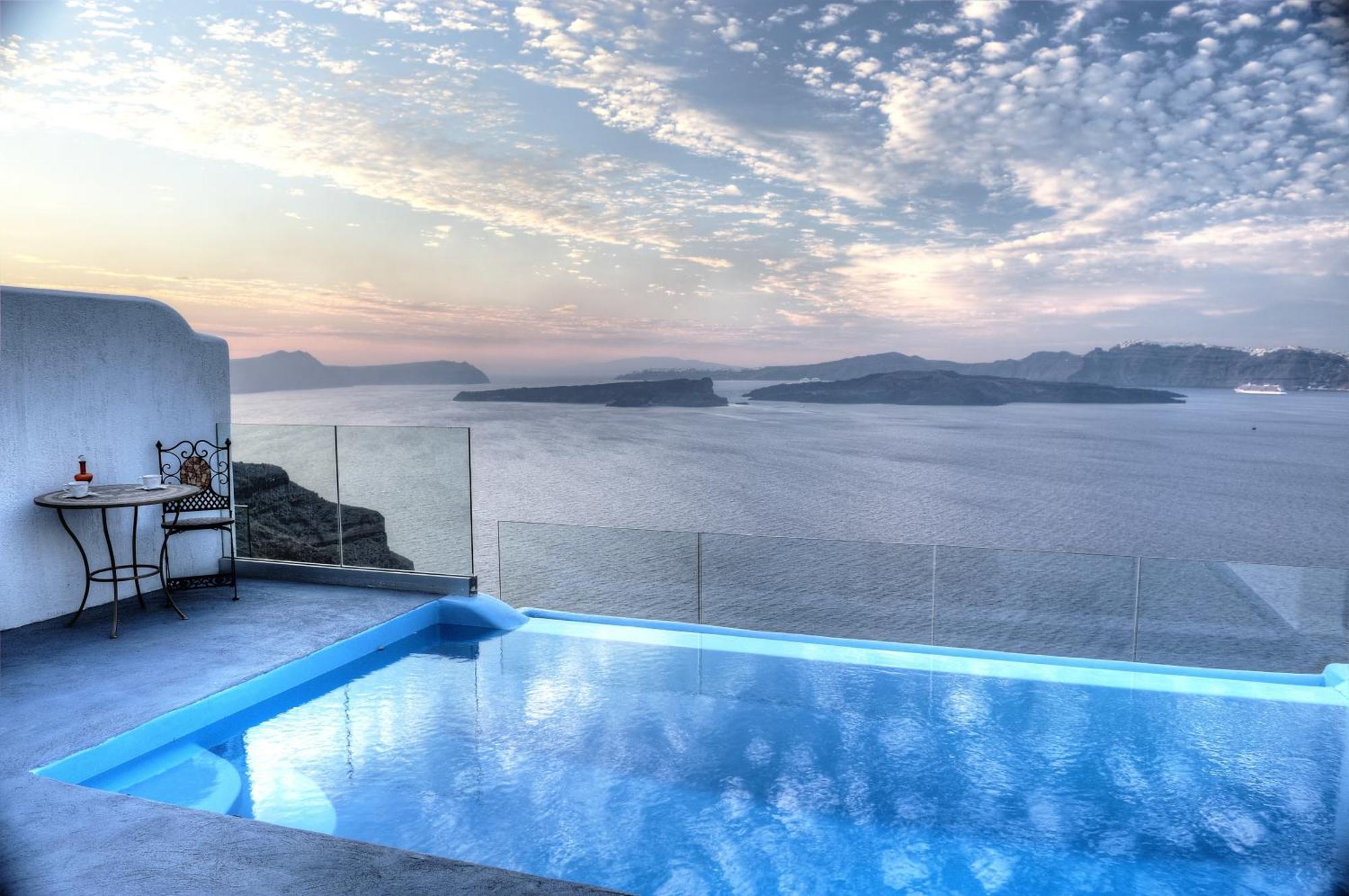 Astarte Suite indoor Spa Bath Private Infinity Pool Caldera View