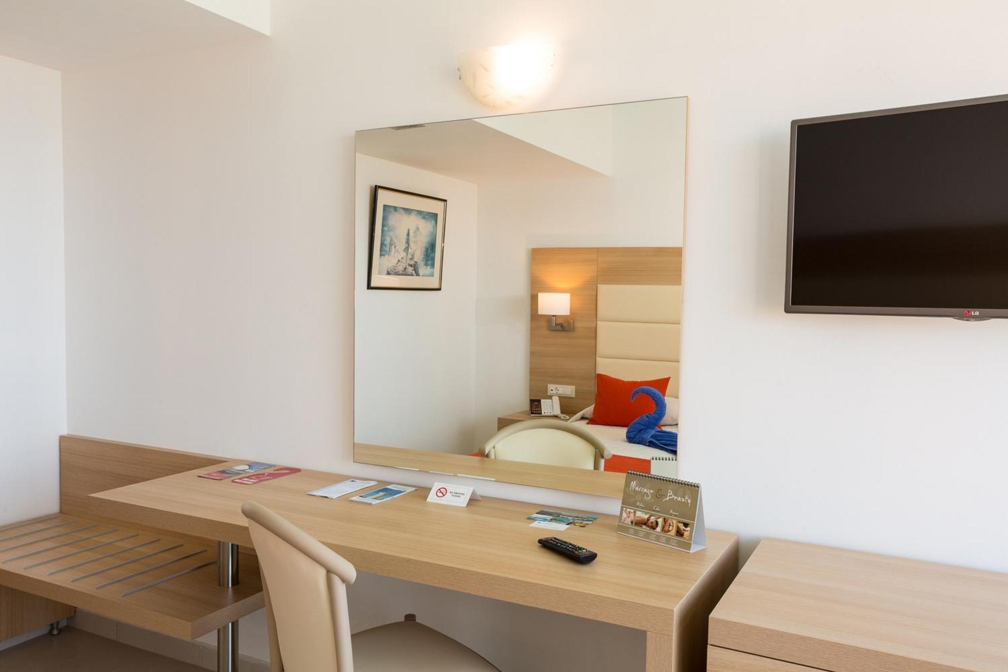 Superior Twin Room Land View