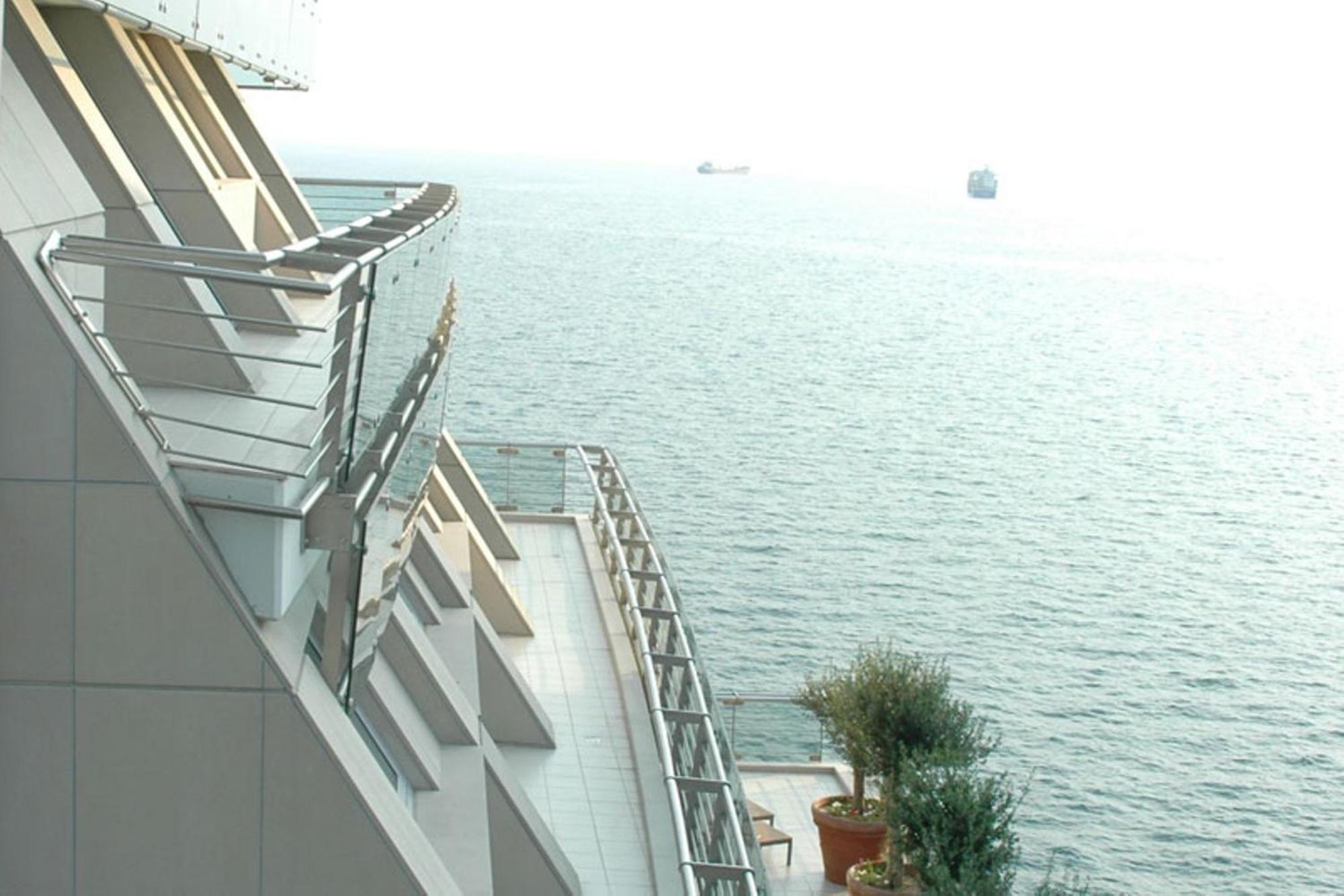 Junior Suite Side Sea View