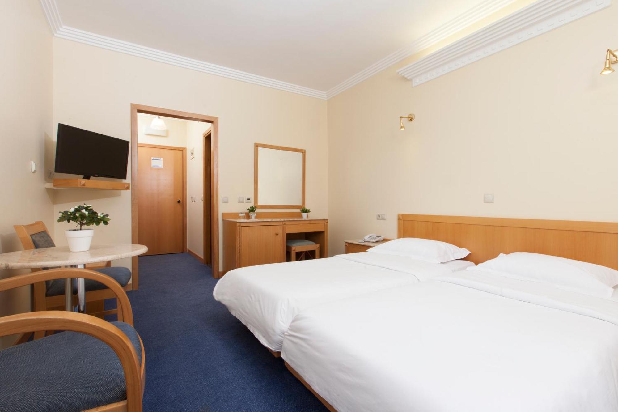 Double Room,692741433:JPEG
