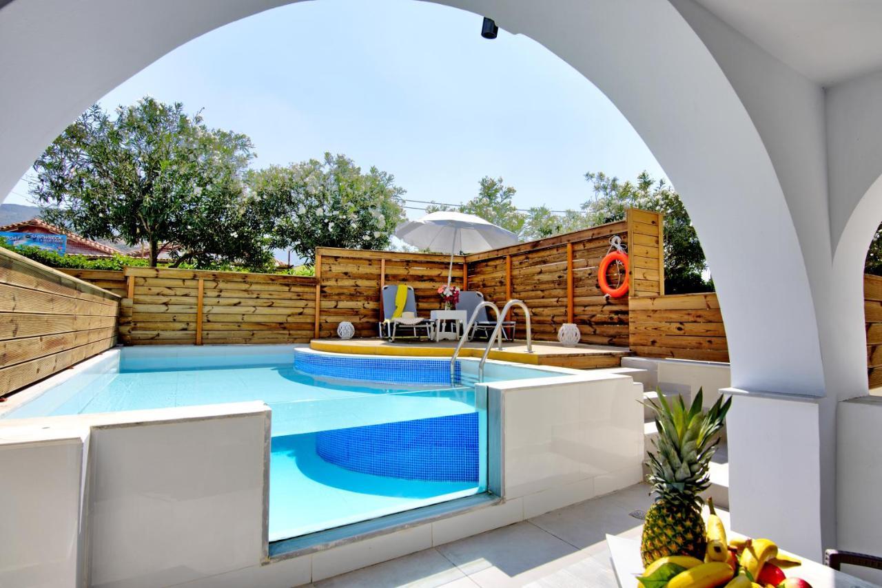 Double Room Private Pool Swim Up,696832875:JPEG