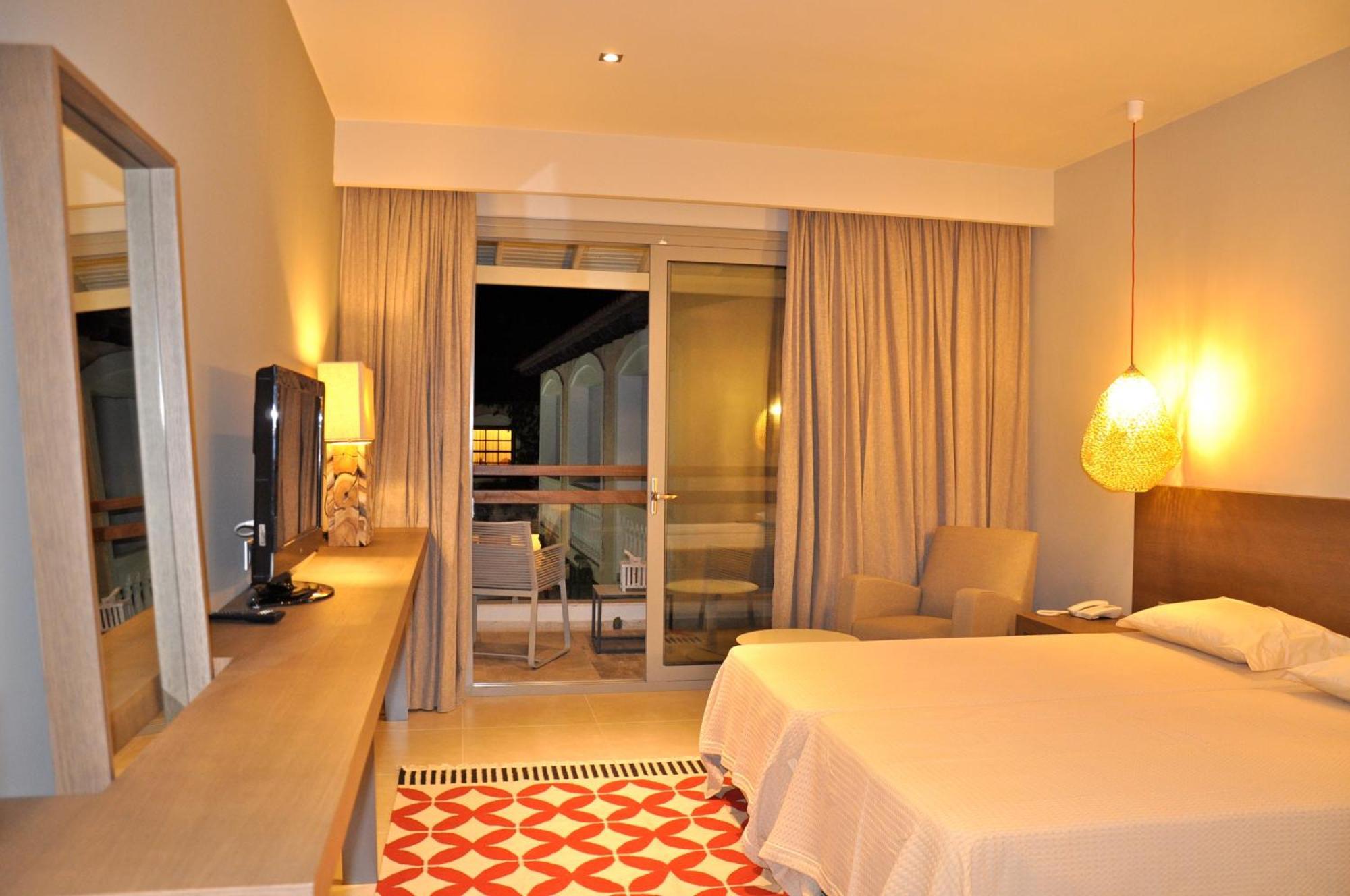 Deluxe Double Room Pool View