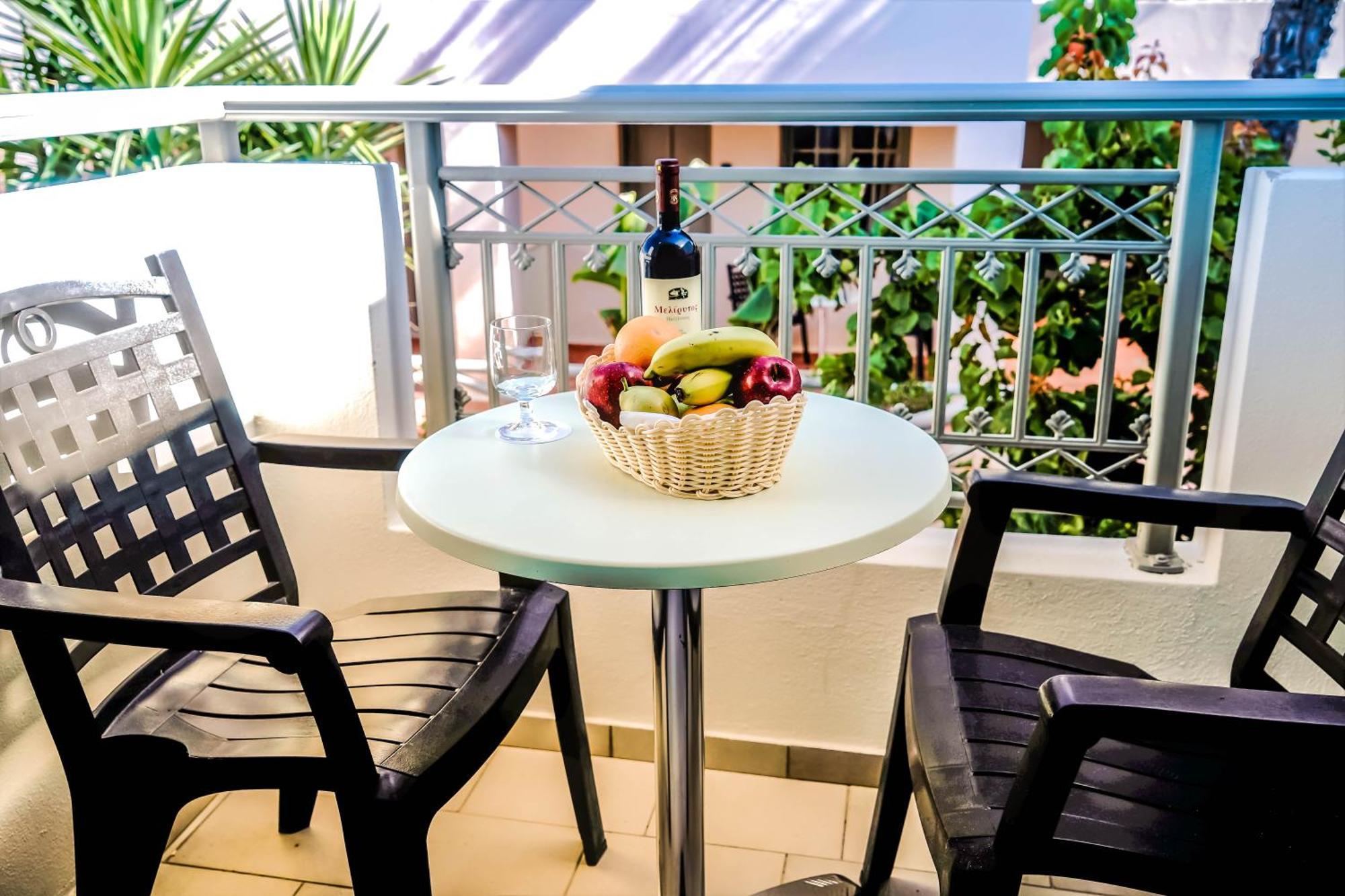 One Bedroom Suite Garden or Land View