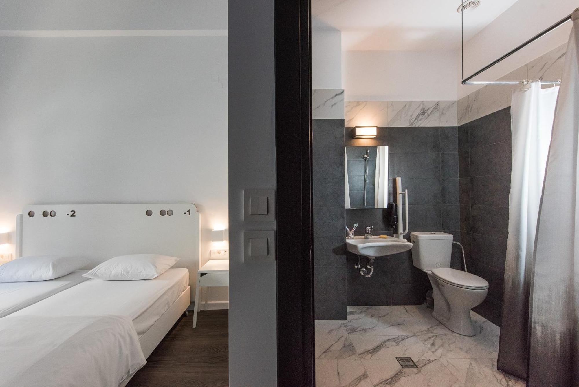 Double or Twin Room Bathroom